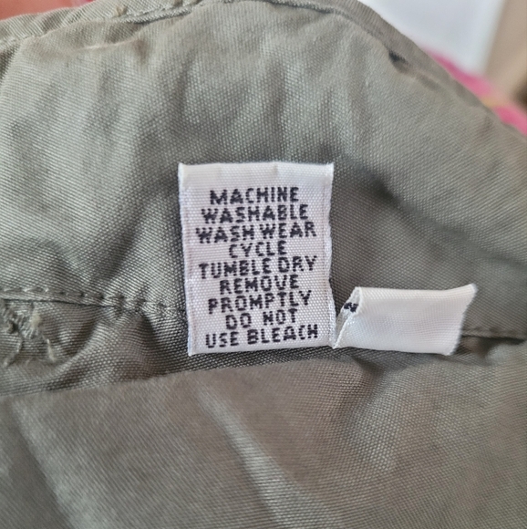 Woman's olive green 100% cotton cargo shorts size MEDIUM - Picture 8 of 10